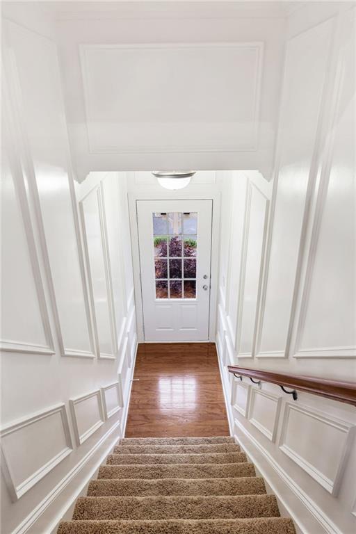 275 Blue Pointe Court