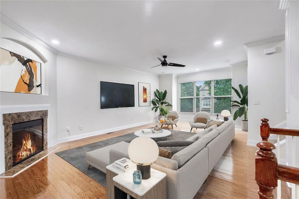 275 Blue Pointe Court