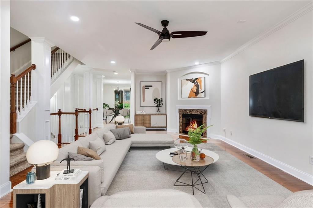 275 Blue Pointe Court