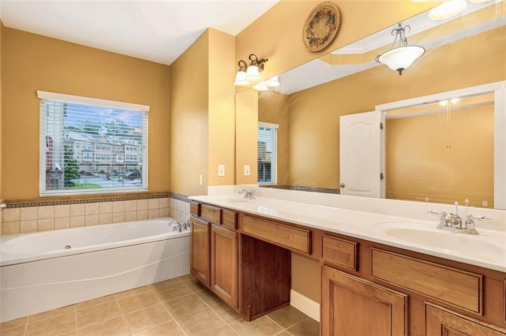 275 Blue Pointe Court