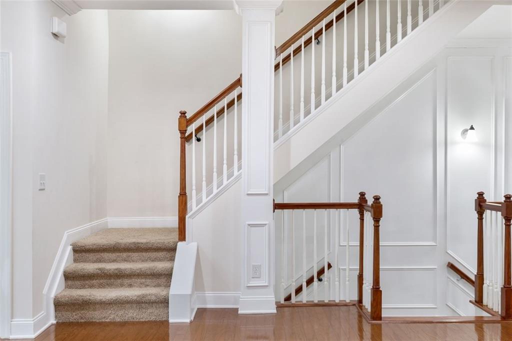 275 Blue Pointe Court