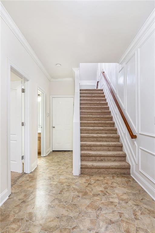 275 Blue Pointe Court