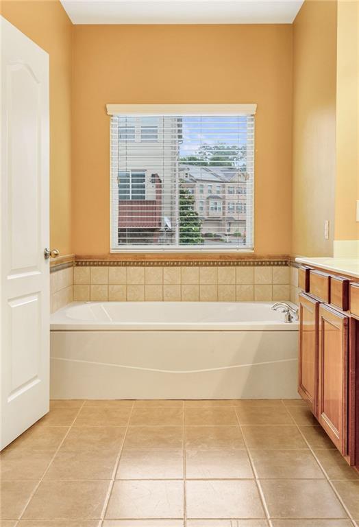 275 Blue Pointe Court