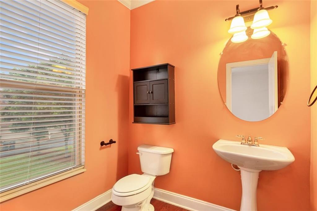 275 Blue Pointe Court