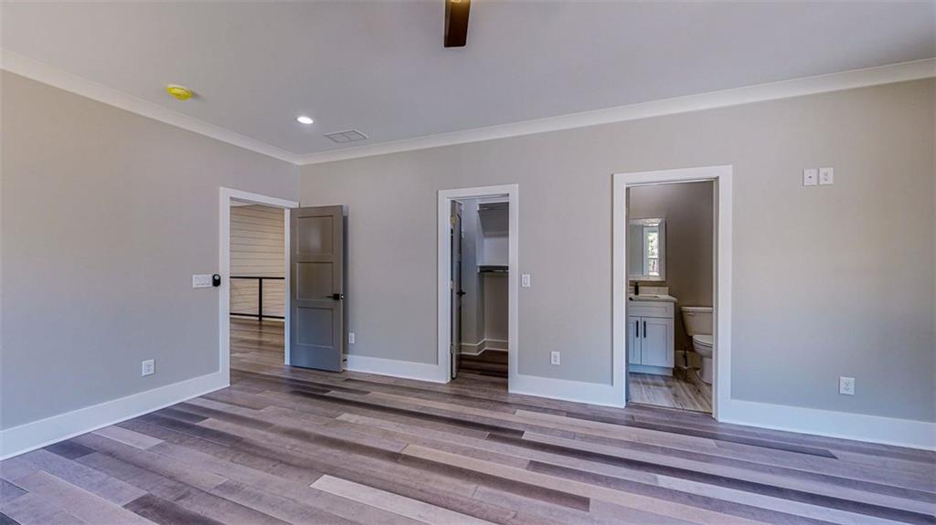 3275 Smithtown Road