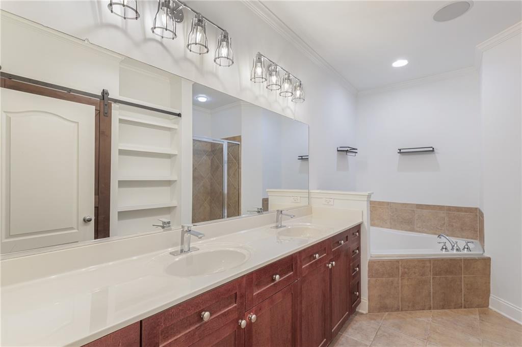 1953 Sterling Oaks Circle NE