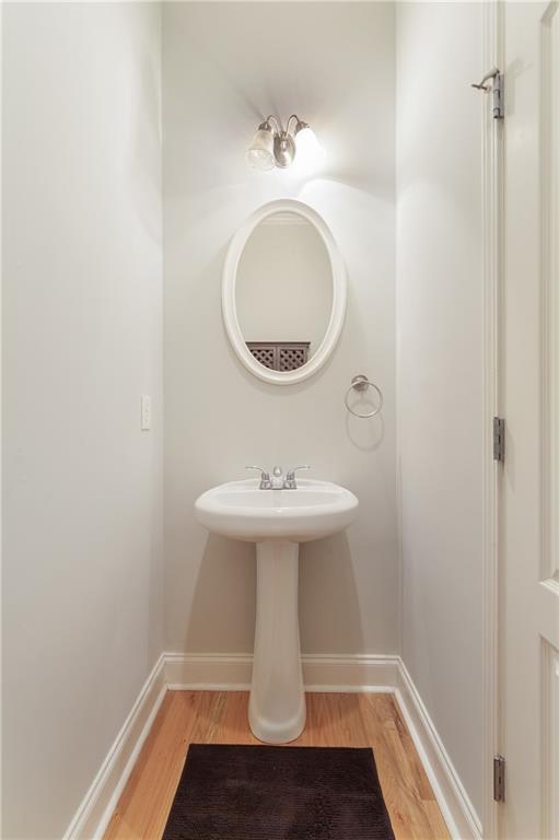 1953 Sterling Oaks Circle NE