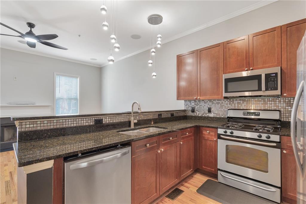 1953 Sterling Oaks Circle NE