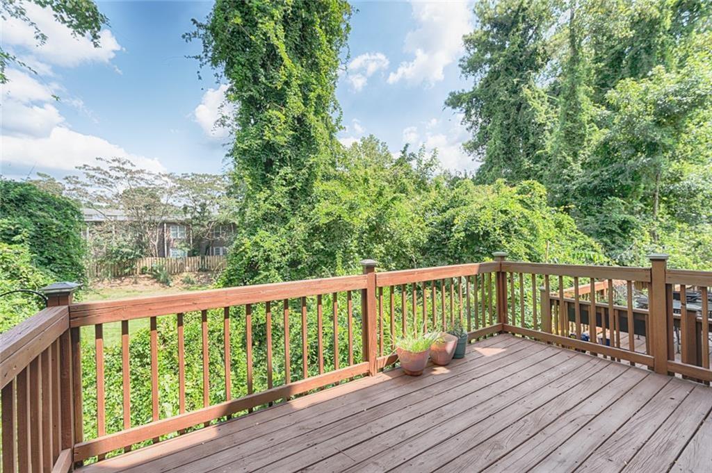 1953 Sterling Oaks Circle NE