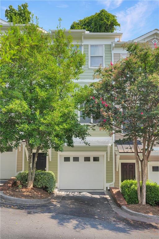 1953 Sterling Oaks Circle NE