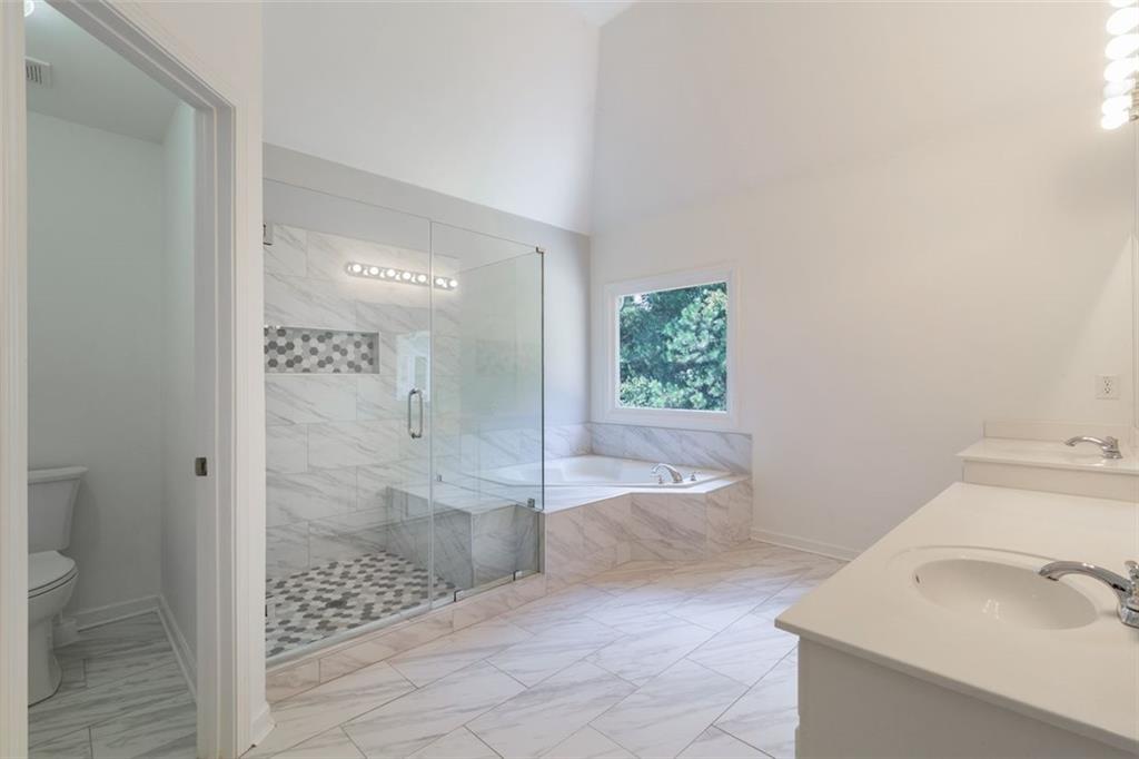 2415 Summit Oaks Court