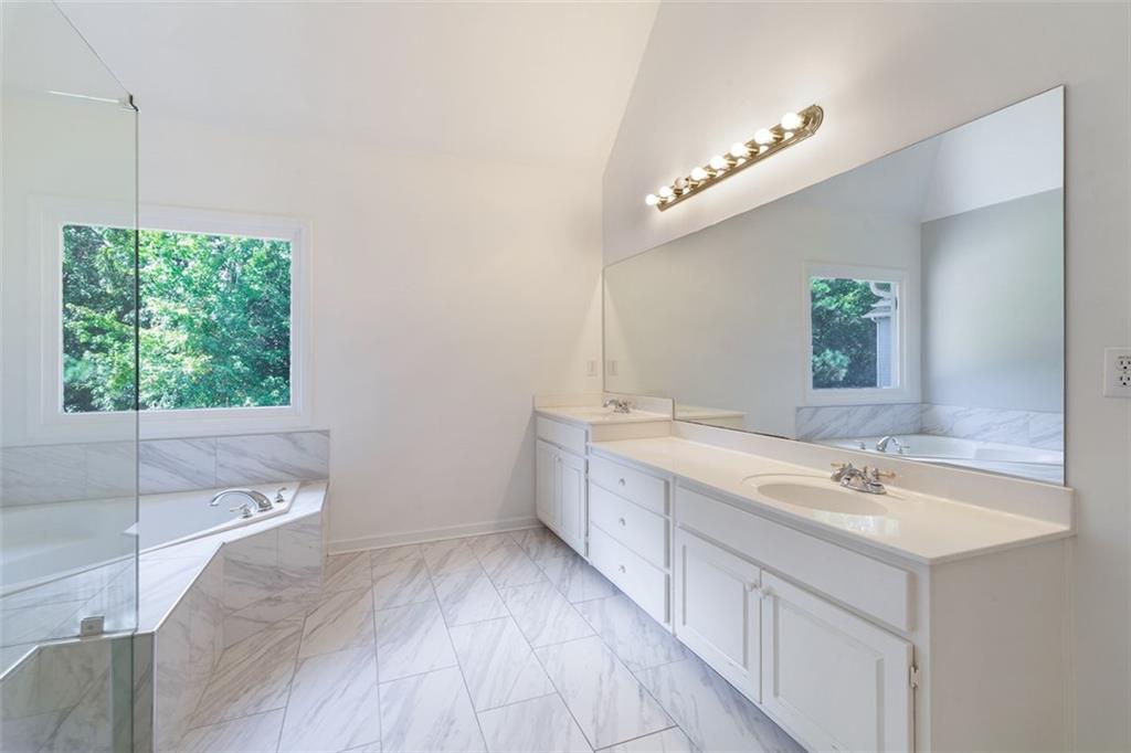 2415 Summit Oaks Court