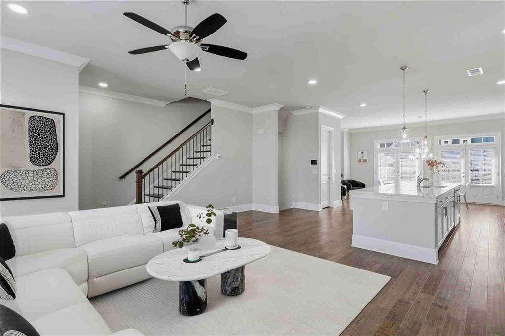 1030 Rivermont Alley