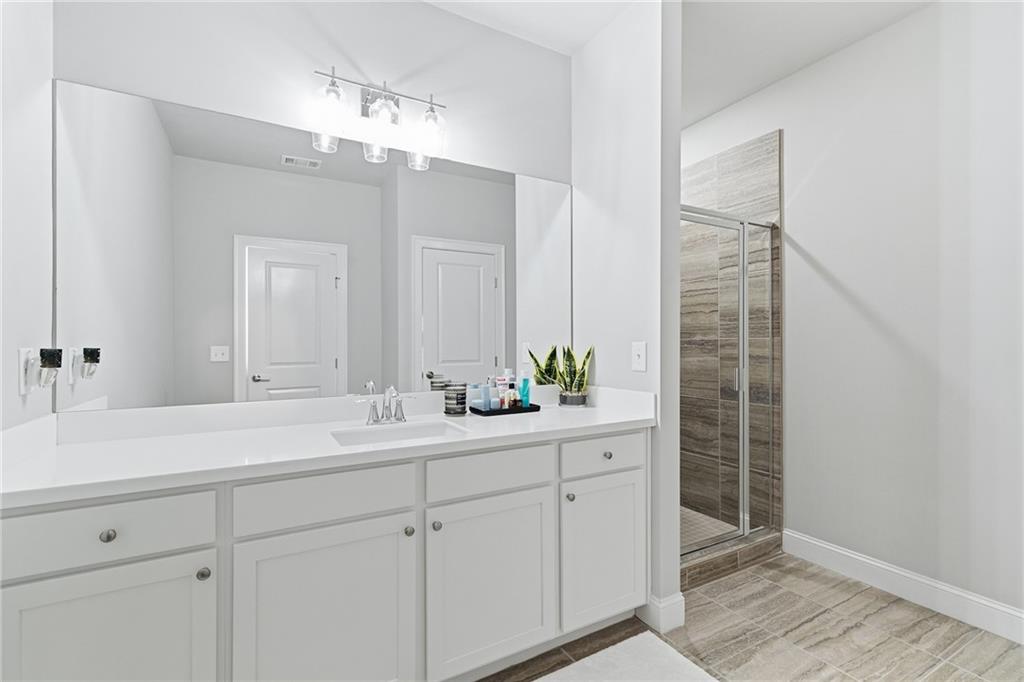 1030 Rivermont Alley