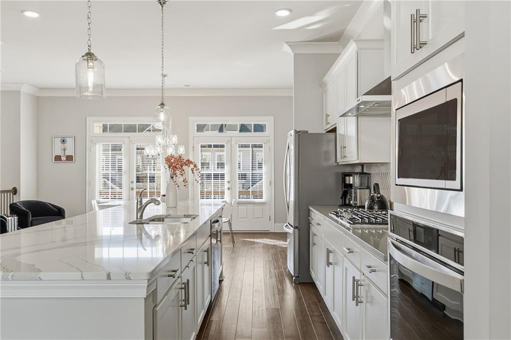 1030 Rivermont Alley