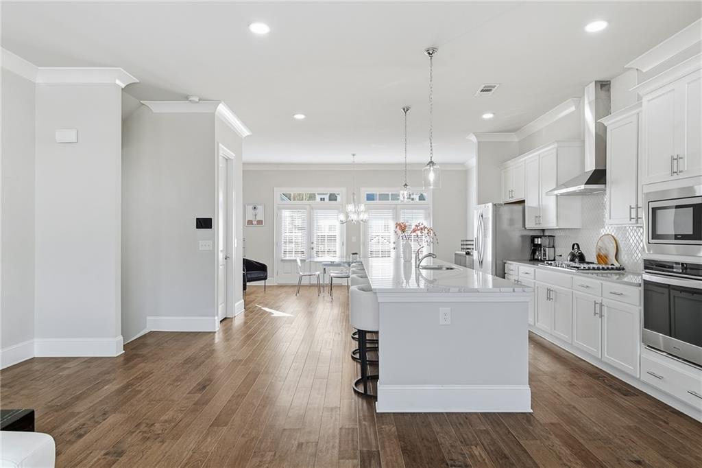 1030 Rivermont Alley