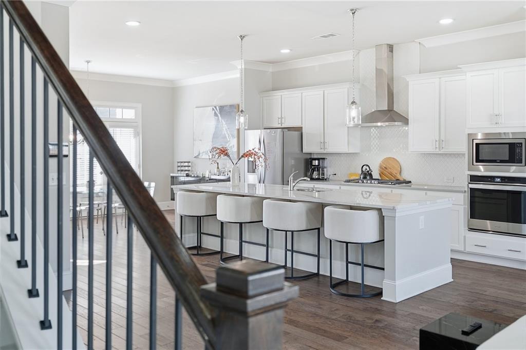 1030 Rivermont Alley