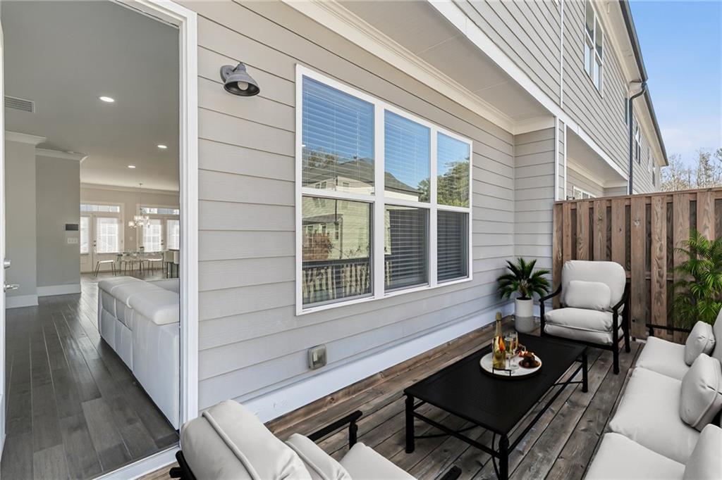 1030 Rivermont Alley