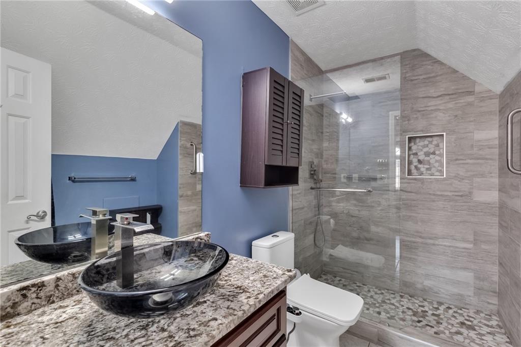 211 Graymist Path