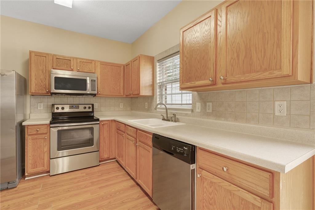 1102 Pleasant Oaks Court
