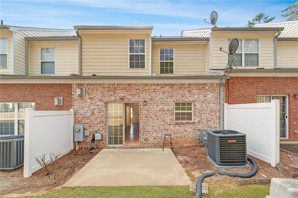 1102 Pleasant Oaks Court