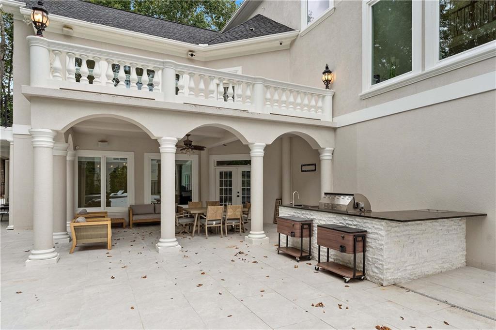955 Tiverton Lane
