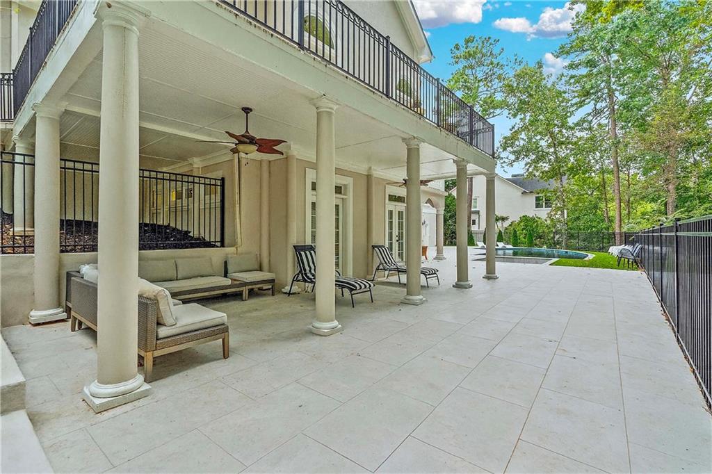 955 Tiverton Lane