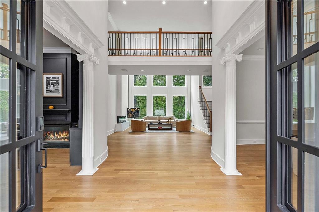 955 Tiverton Lane