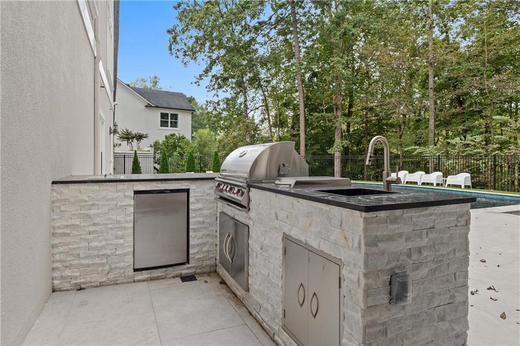 955 Tiverton Lane
