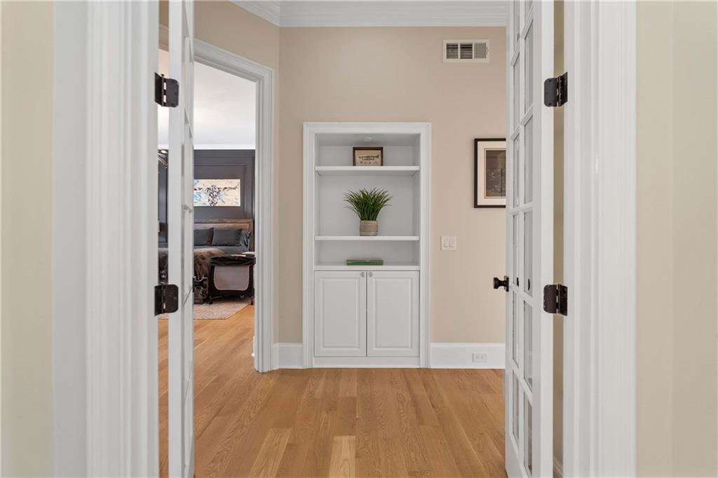 955 Tiverton Lane