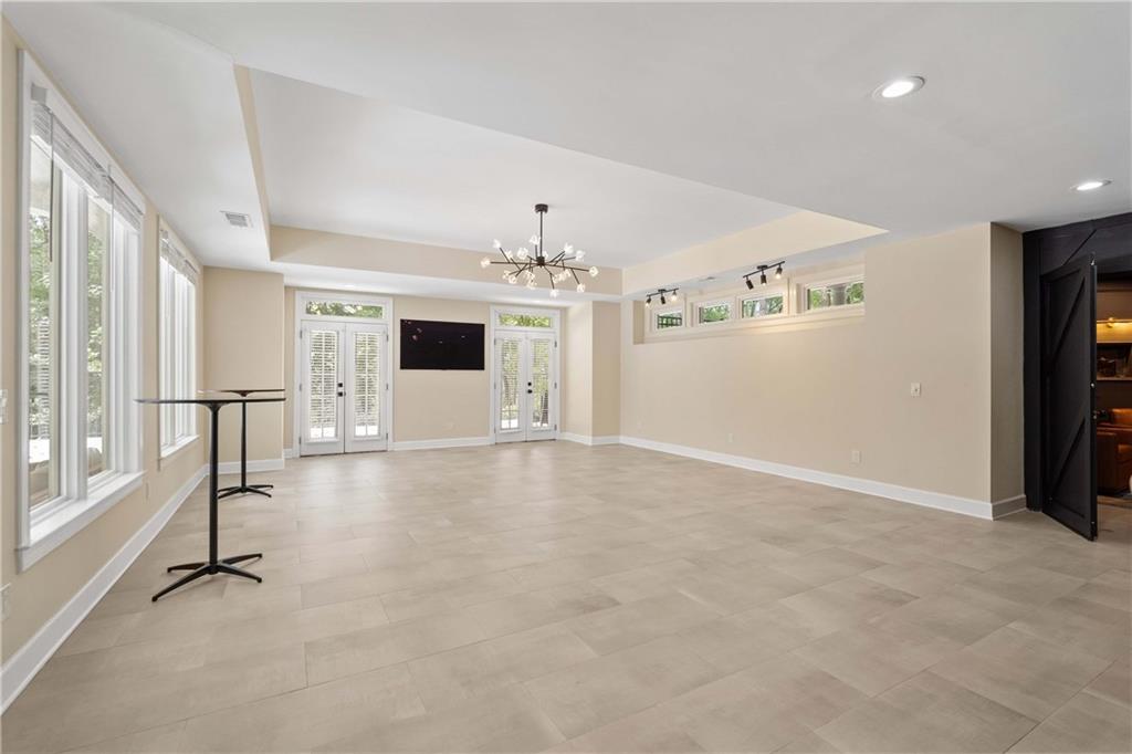 955 Tiverton Lane
