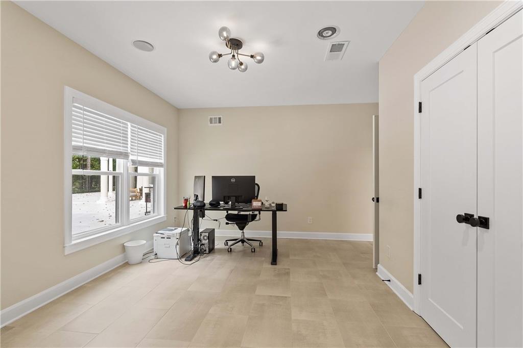 955 Tiverton Lane