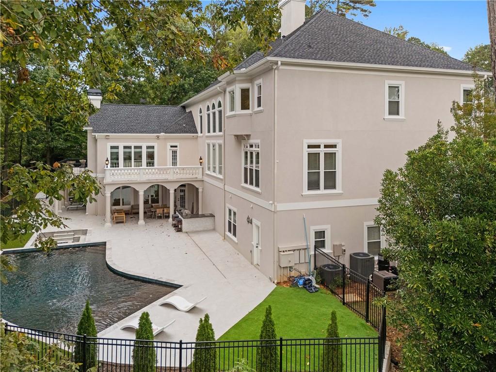 955 Tiverton Lane