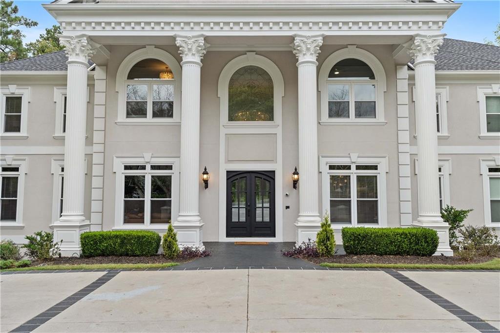 955 Tiverton Lane
