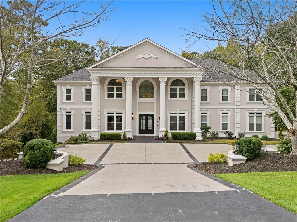 955 Tiverton Lane