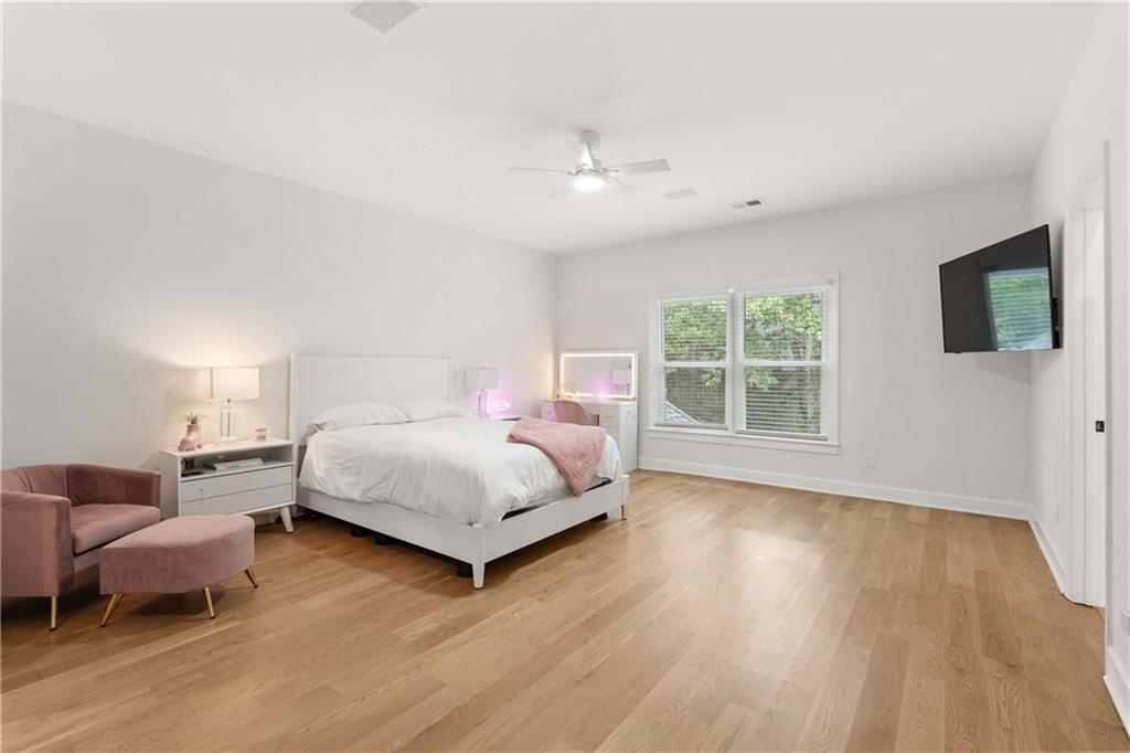 955 Tiverton Lane