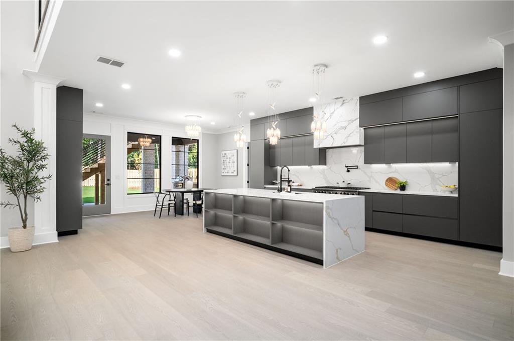 3275 Smithtown Road