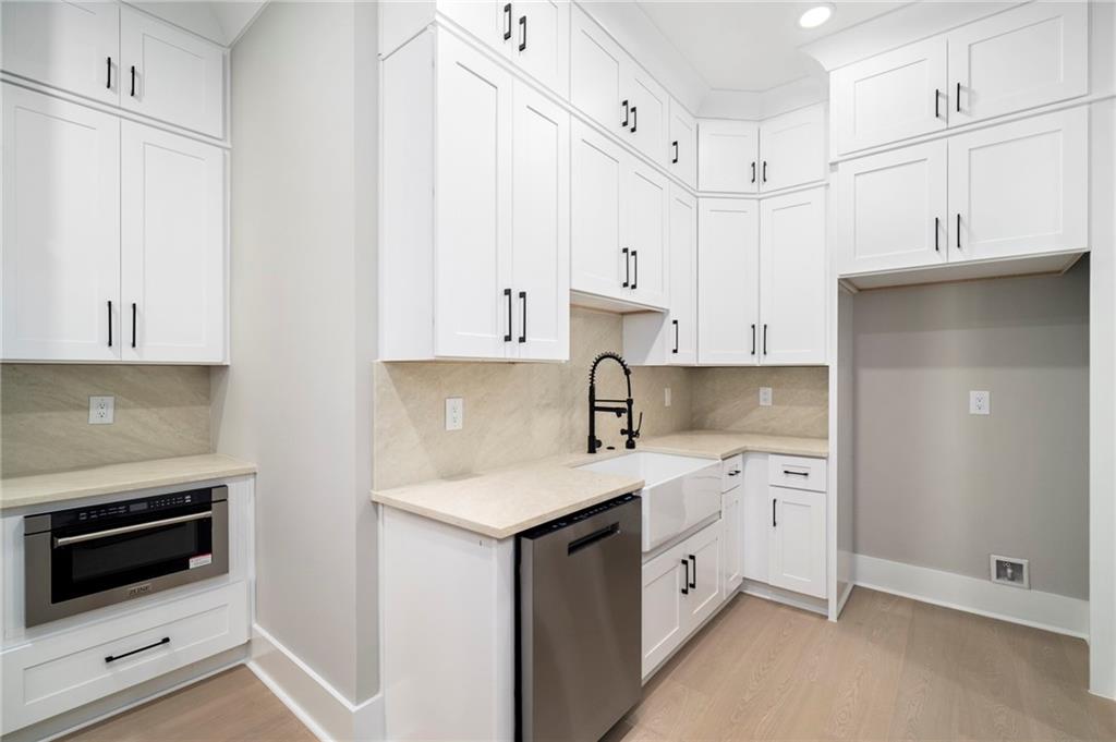 3275 Smithtown Road