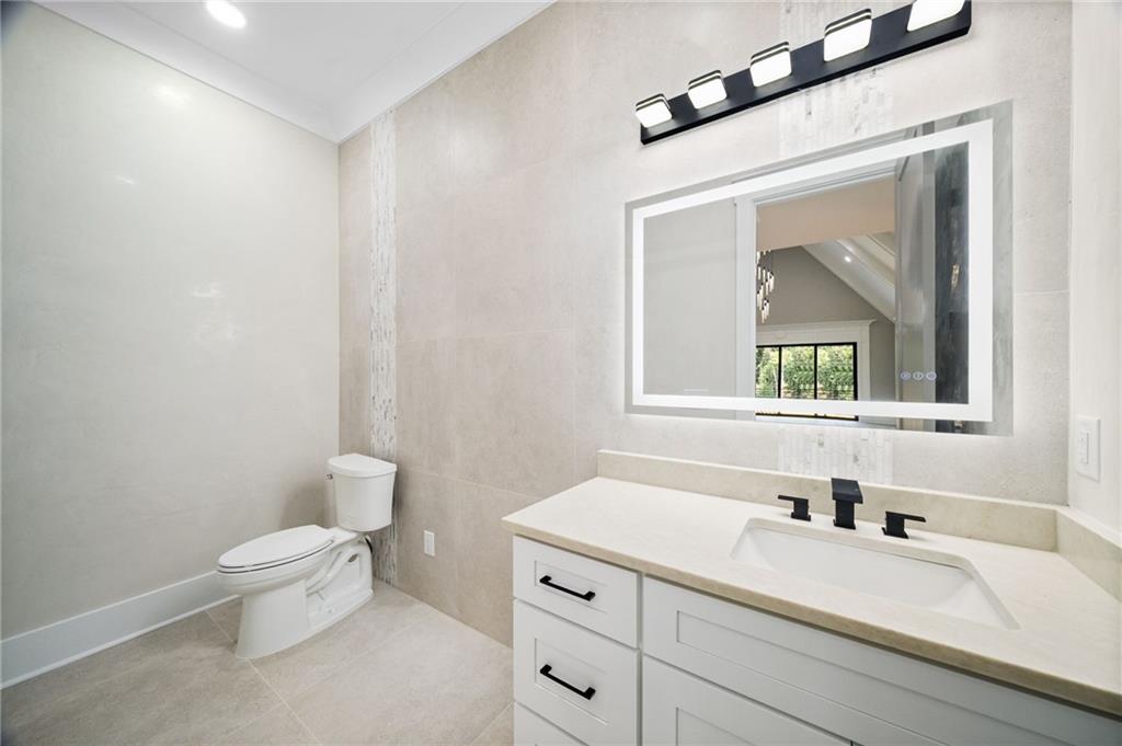 3275 Smithtown Road