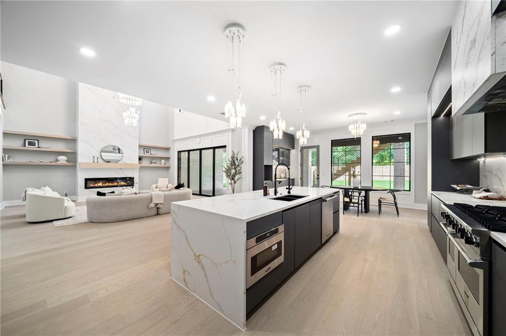 3275 Smithtown Road