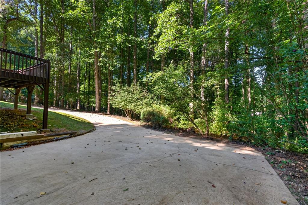 315 Thorntree Lane