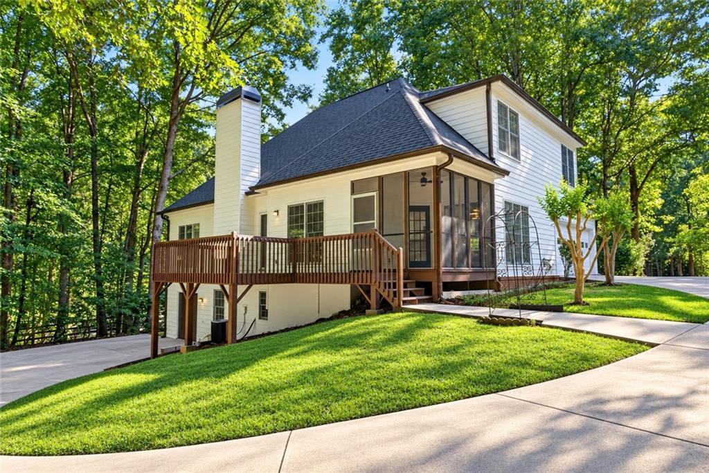 315 Thorntree Lane