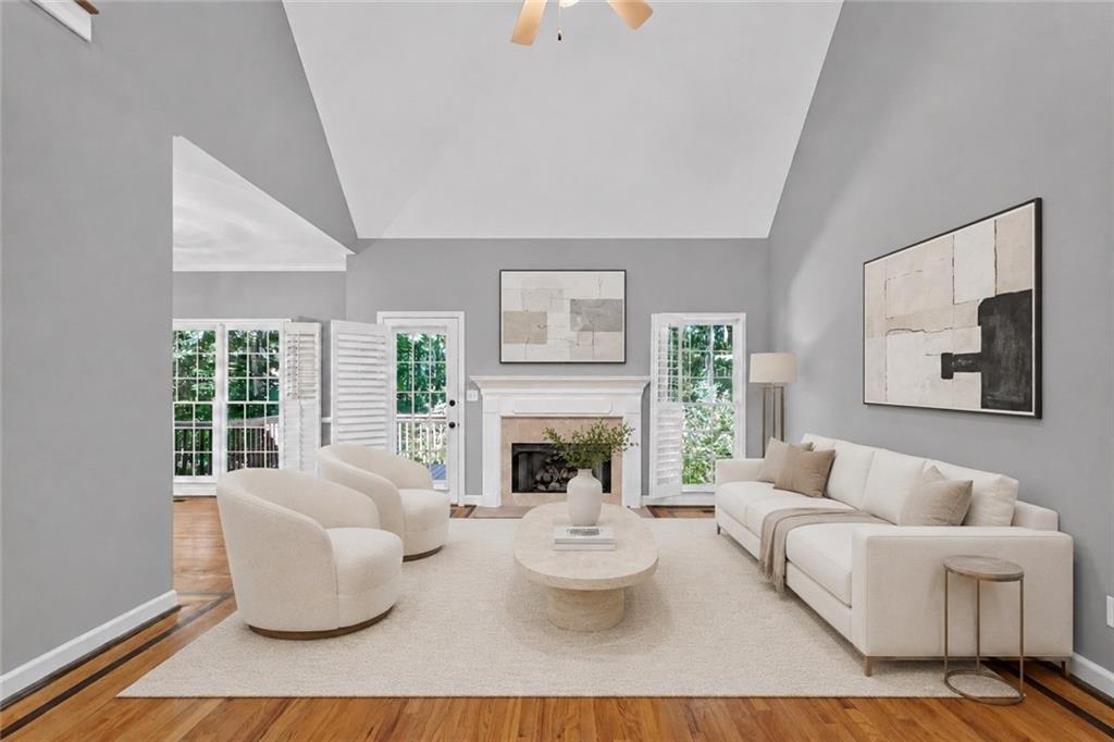 315 Thorntree Lane