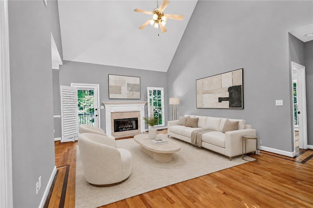 315 Thorntree Lane
