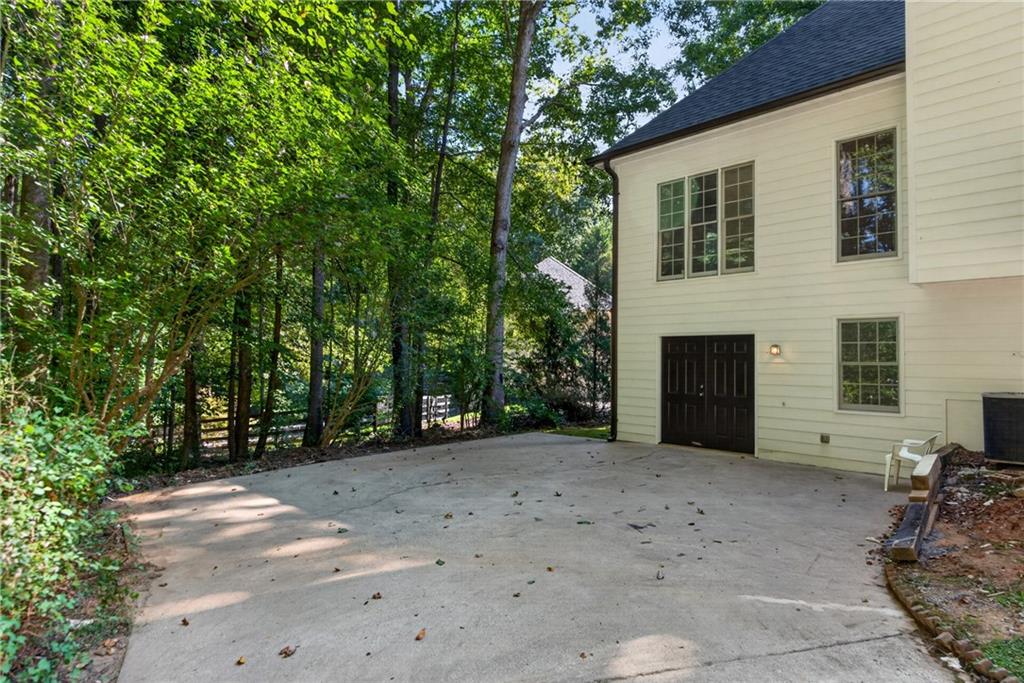 315 Thorntree Lane