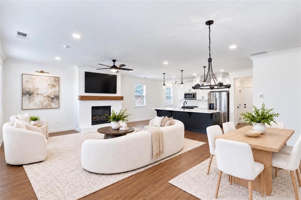 3723 Silvery Way
