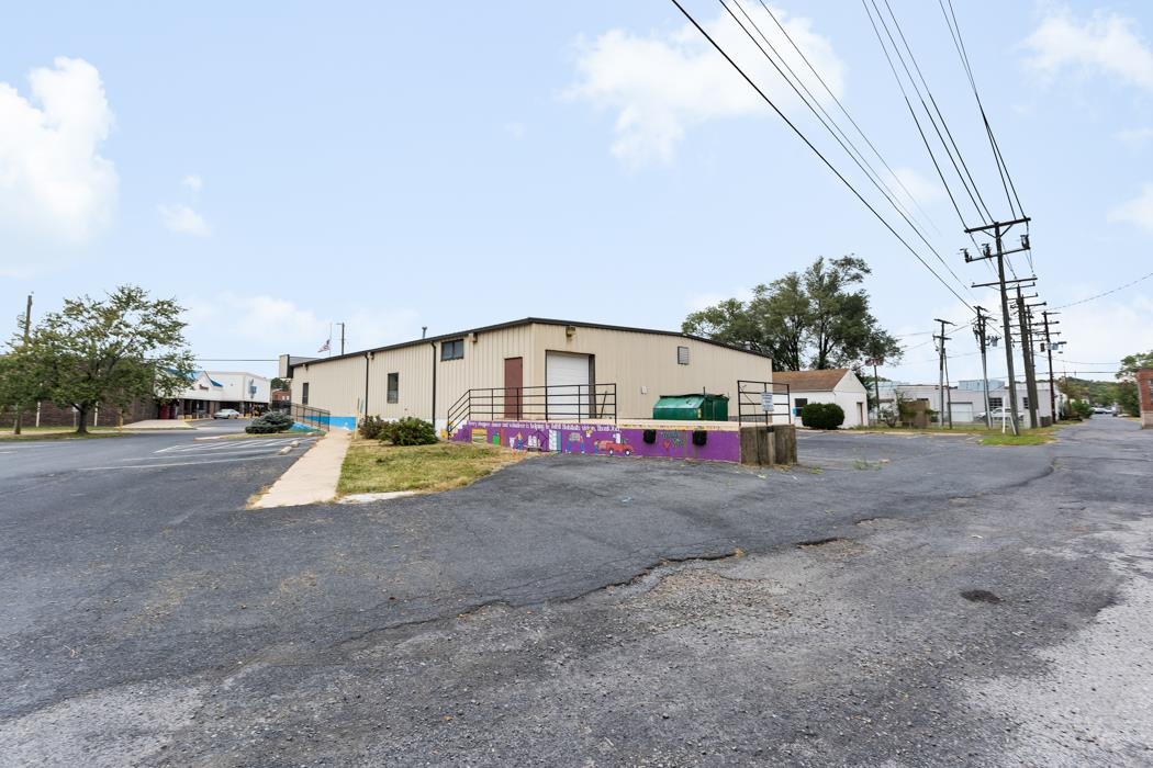 252 ARCH AVE