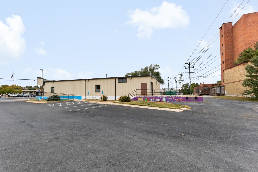 252 ARCH AVE