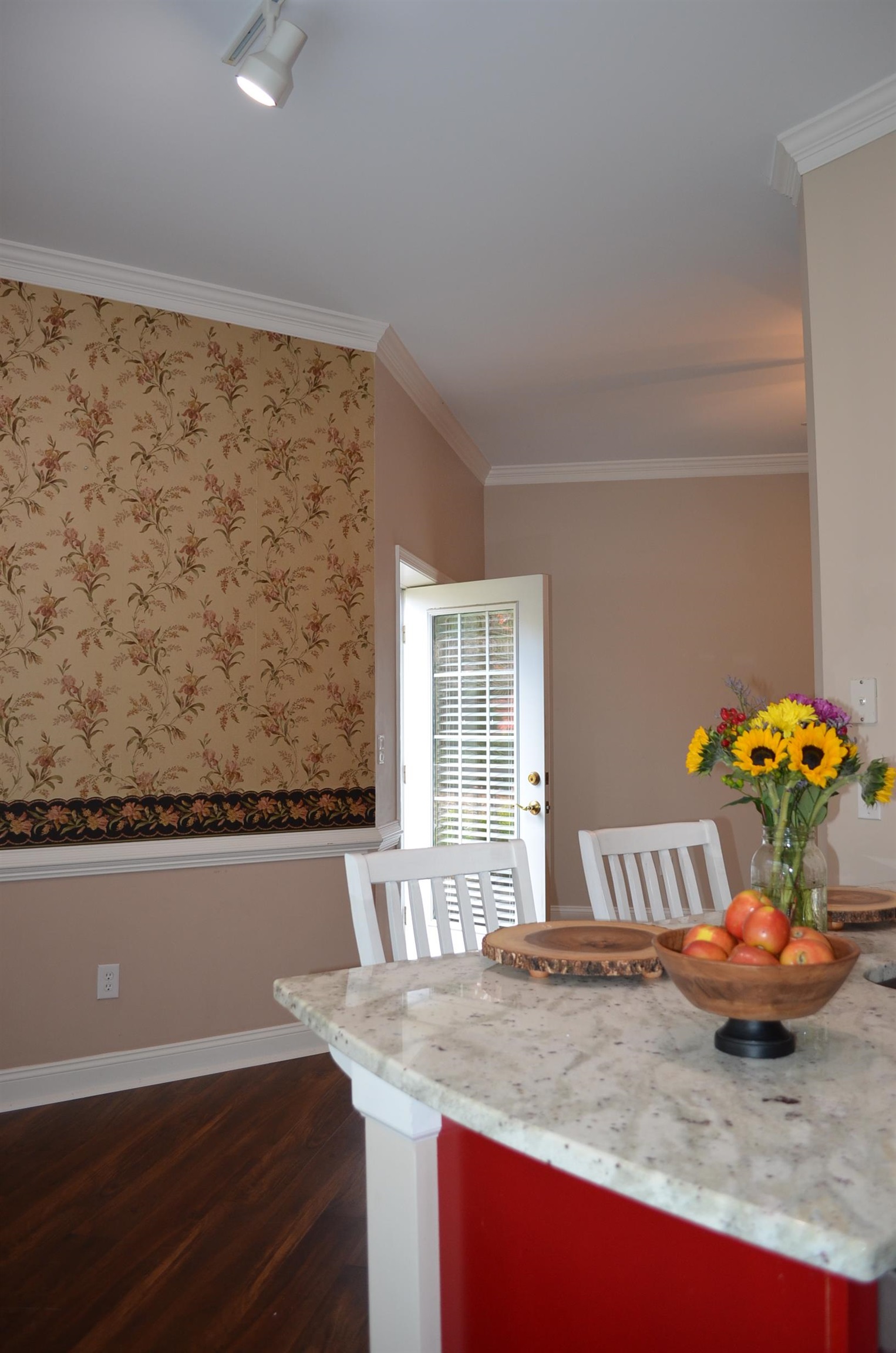 1410 N COALTER ST Unit: 101