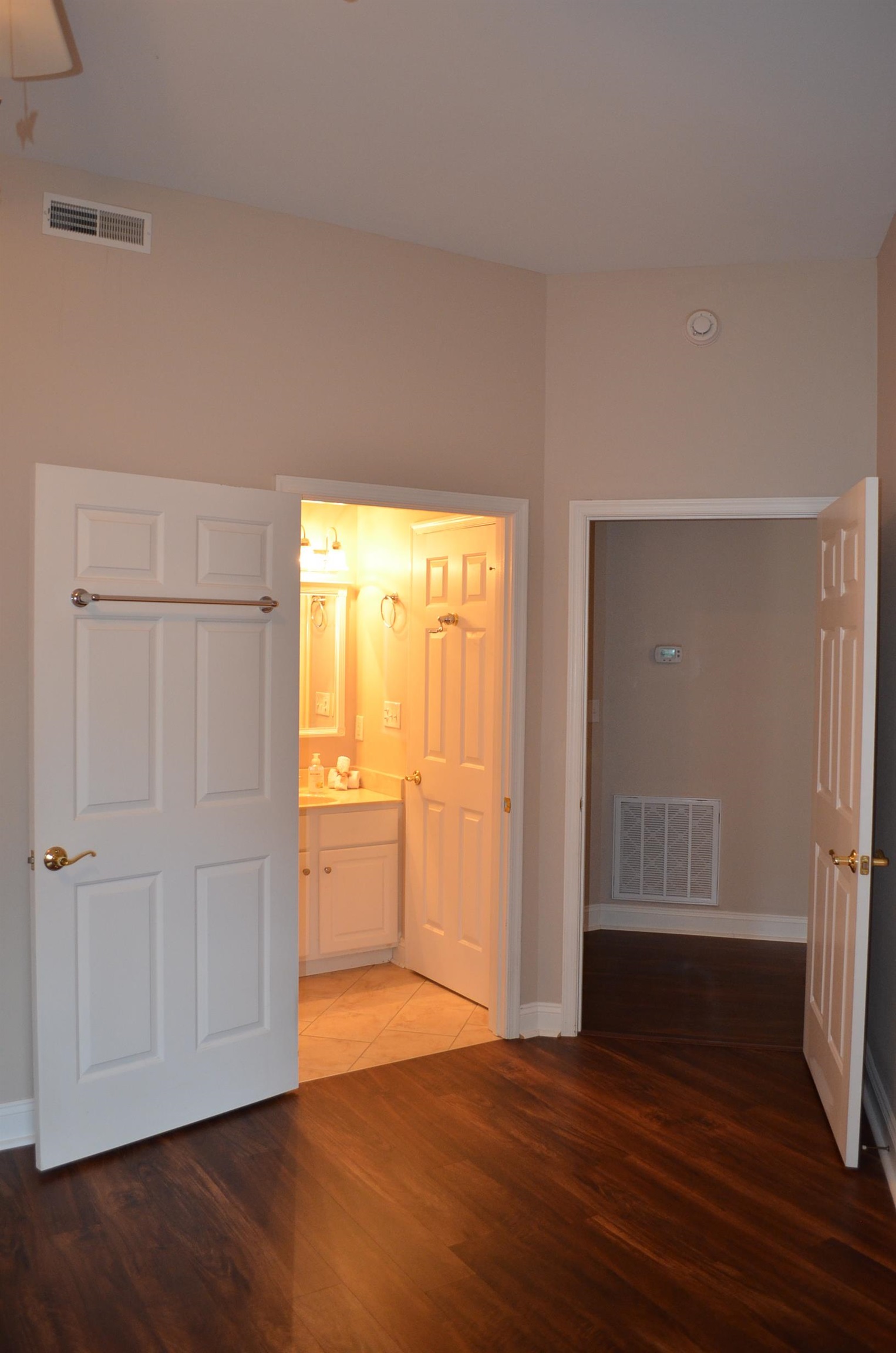 1410 N COALTER ST Unit: 101